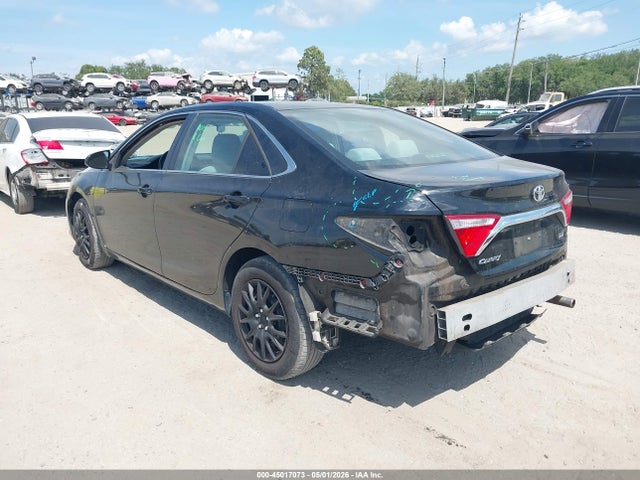 2015 Toyota Camry Le მანქანა იყიდება აუქციონზე, vin: 4T1BF1FK4FU041105, აუქციონის ნომერი: 45017073