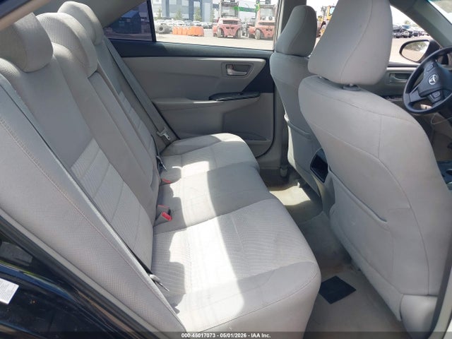 2015 Toyota Camry Le მანქანა იყიდება აუქციონზე, vin: 4T1BF1FK4FU041105, აუქციონის ნომერი: 45017073