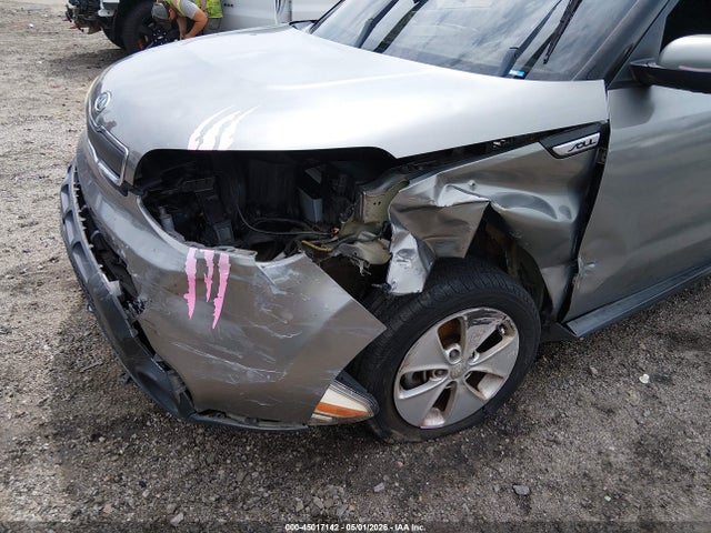 Продажа на аукционе авто 2015 Kia Soul, vin: KNDJN2A25F7127506, номер лота: 45017142