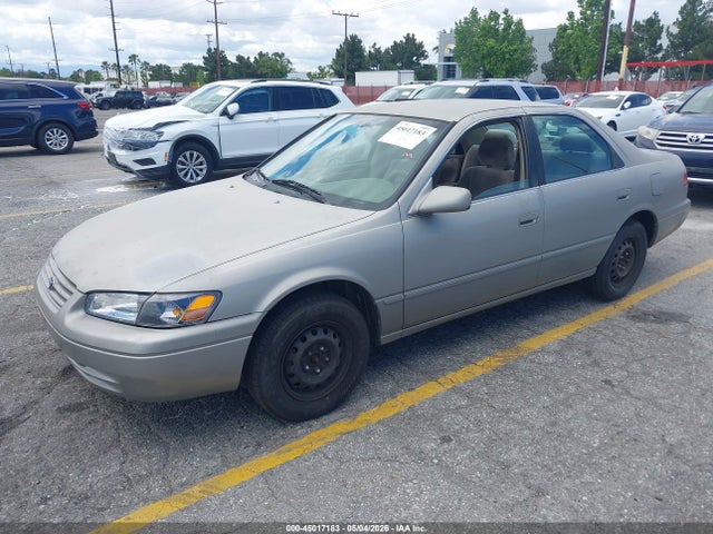 1998 Toyota Camry Le მანქანა იყიდება აუქციონზე, vin: JT2BG22K0W0260883, აუქციონის ნომერი: 45017183
