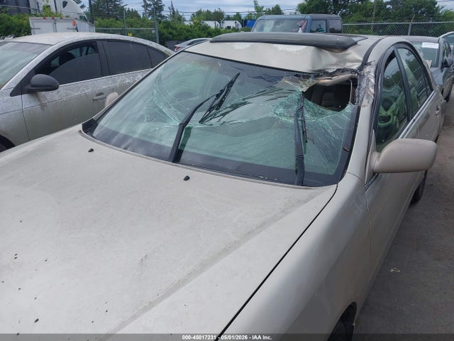 45017231 :رقم المزاد ، 4T1BE32K52U610493 vin ، 2002 Toyota Camry Le مزاد بيع
