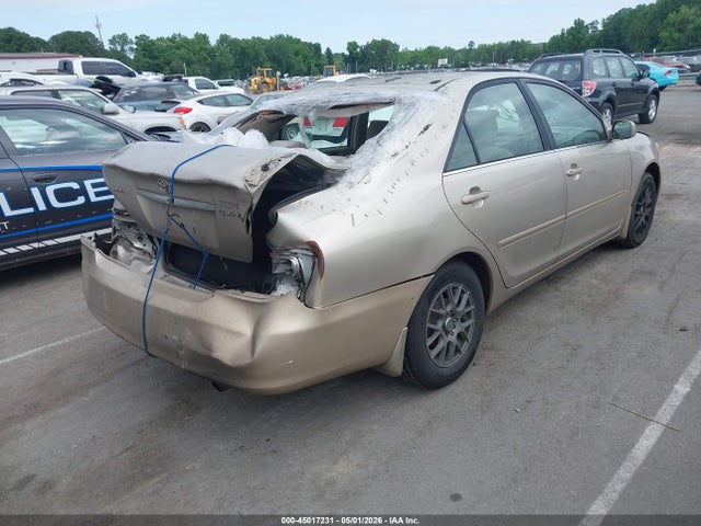 45017231 :رقم المزاد ، 4T1BE32K52U610493 vin ، 2002 Toyota Camry Le مزاد بيع