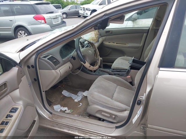 45017231 :رقم المزاد ، 4T1BE32K52U610493 vin ، 2002 Toyota Camry Le مزاد بيع