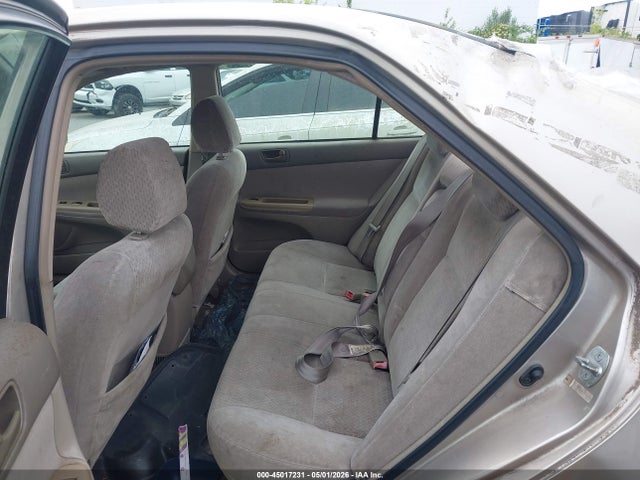 45017231 :رقم المزاد ، 4T1BE32K52U610493 vin ، 2002 Toyota Camry Le مزاد بيع
