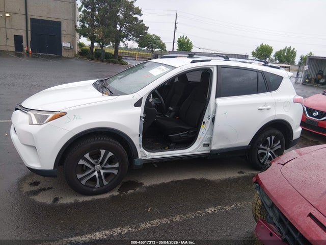 45017313 :رقم المزاد ، JTMBFREV7JJ186289 vin ، 2018 Toyota Rav4 Le مزاد بيع