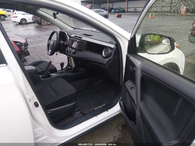 45017313 :رقم المزاد ، JTMBFREV7JJ186289 vin ، 2018 Toyota Rav4 Le مزاد بيع