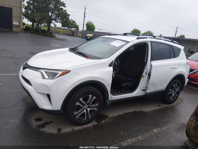 45017313 :رقم المزاد ، JTMBFREV7JJ186289 vin ، 2018 Toyota Rav4 Le مزاد بيع