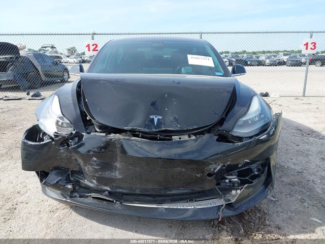 Tesla Model 3 Long Range/mid Range 2018 5YJ3E1EAXJF005912 Image 12