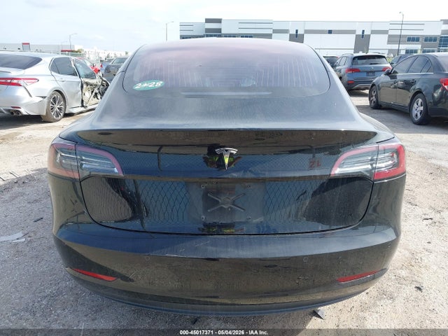 Tesla Model 3 Long Range/mid Range 2018 5YJ3E1EAXJF005912 Image 16