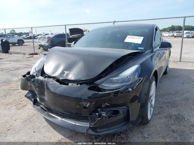 Tesla Model 3 Long Range/mid Range 2018 5YJ3E1EAXJF005912 Image 2
