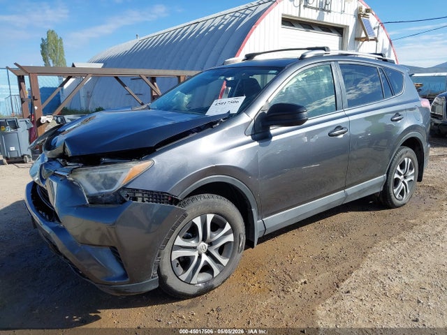 Toyota RAV4 LE 2016 JTMBFREV9GD185670 Image 2