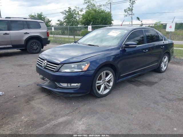 2015 Volkswagen Passat 1.8t Se მანქანა იყიდება აუქციონზე, vin: 1VWBS7A3XFC004078, აუქციონის ნომერი: 45017582