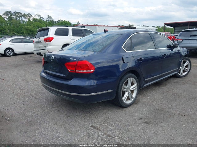 2015 Volkswagen Passat 1.8t Se მანქანა იყიდება აუქციონზე, vin: 1VWBS7A3XFC004078, აუქციონის ნომერი: 45017582