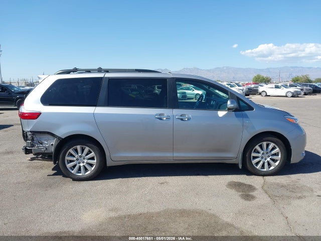 5TDDZ3DC2HS149970 Toyota Sienna Limited 7 Passenger