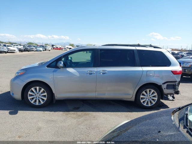 5TDDZ3DC2HS149970 Toyota Sienna Limited 7 Passenger
