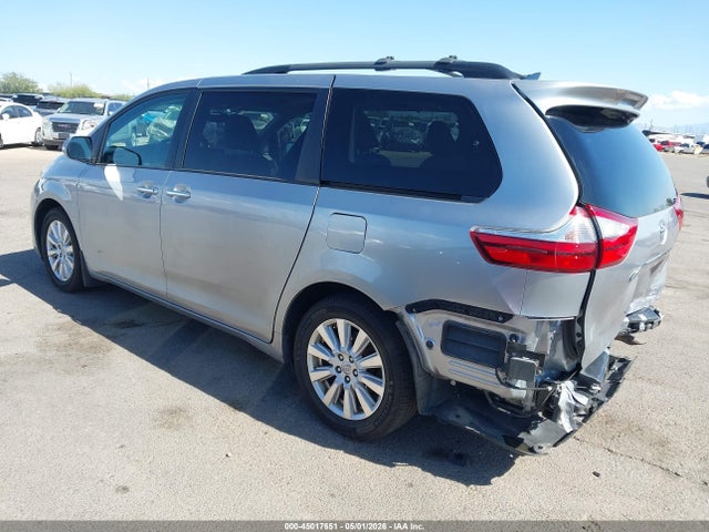 5TDDZ3DC2HS149970 Toyota Sienna Limited 7 Passenger