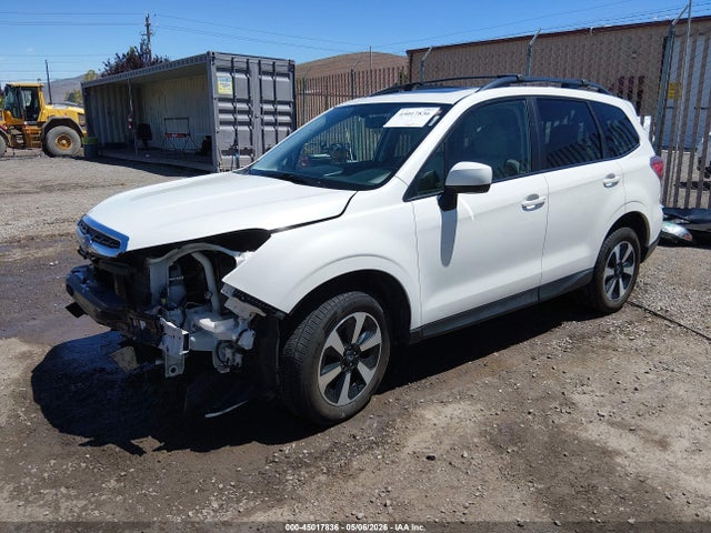 Subaru Forester 2.5i Premium 2017 JF2SJAECXHH410821 Image 2