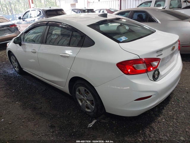 45017838 :رقم المزاد ، 1G1BC5SM7H7207087 vin ، 2017 Chevrolet Cruze Ls Auto مزاد بيع