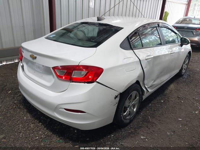 45017838 :رقم المزاد ، 1G1BC5SM7H7207087 vin ، 2017 Chevrolet Cruze Ls Auto مزاد بيع