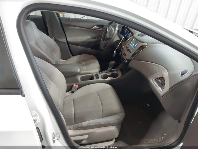 45017838 :رقم المزاد ، 1G1BC5SM7H7207087 vin ، 2017 Chevrolet Cruze Ls Auto مزاد بيع