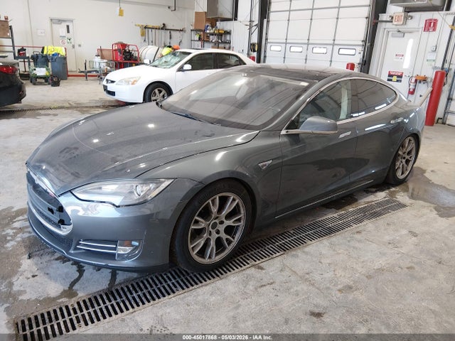 2013 Tesla Model S Performance მანქანა იყიდება აუქციონზე, vin: 5YJSA1CPXDFP13564, აუქციონის ნომერი: 45017868