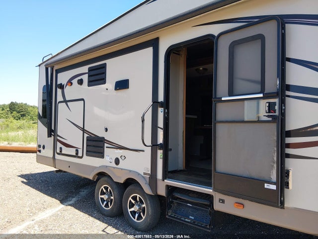 45017883 :رقم المزاد ، 4X4FRLD24H1874509 vin ، 2017 Rockwood Ultra Lite F مزاد بيع