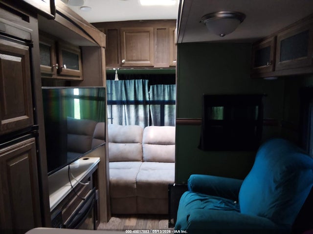 45017883 :رقم المزاد ، 4X4FRLD24H1874509 vin ، 2017 Rockwood Ultra Lite F مزاد بيع
