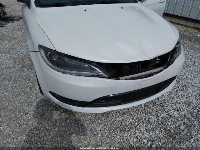 45017901 :رقم المزاد ، 1C3CCCDG4FN636630 vin ، 2015 Chrysler 200 S مزاد بيع