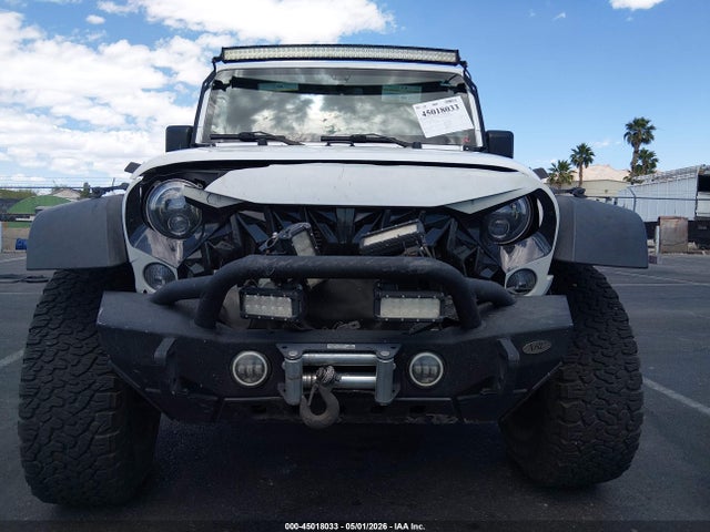 1C4BJWDG8HL747372 Jeep Wrangler Unlimited Sport 4x4
