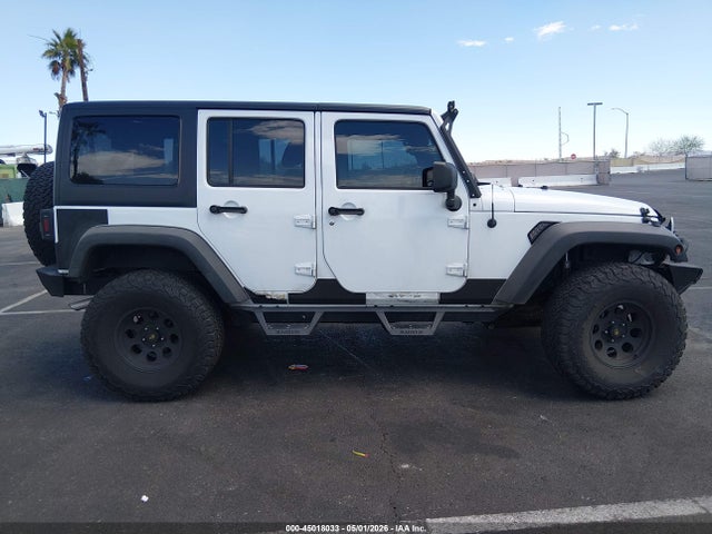 1C4BJWDG8HL747372 Jeep Wrangler Unlimited Sport 4x4