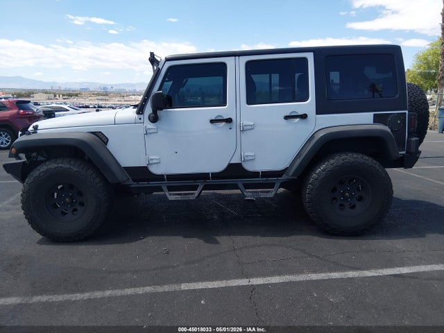 1C4BJWDG8HL747372 Jeep Wrangler Unlimited Sport 4x4