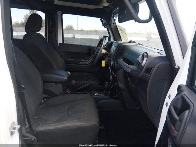 1C4BJWDG8HL747372 Jeep Wrangler Unlimited Sport 4x4