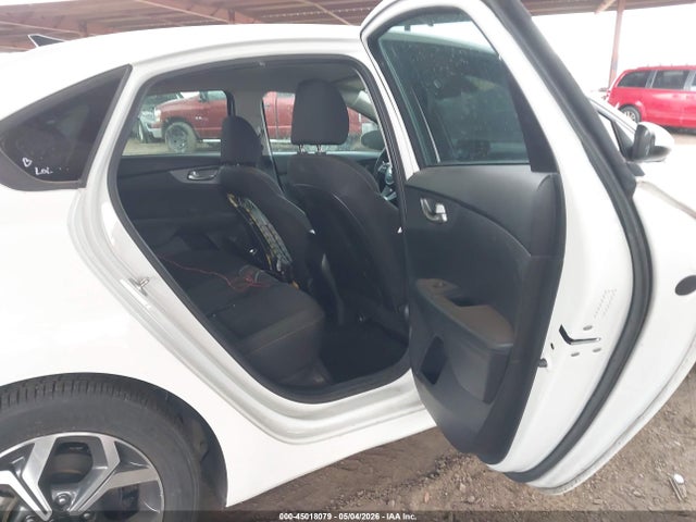 45018079 :رقم المزاد ، 3KPF24AD7ME349621 vin ، 2021 Kia Forte Lxs مزاد بيع