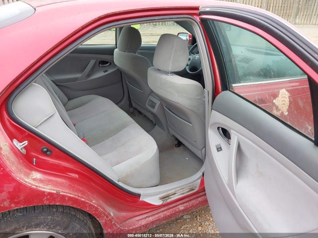 2010 Toyota Camry Le მანქანა იყიდება აუქციონზე, vin: 4T1BF3EK1AU581016, აუქციონის ნომერი: 45018212