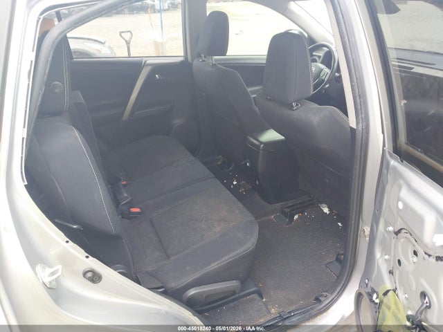 45018240 :رقم المزاد ، JTMWFREV3JJ187456 vin ، 2018 Toyota Rav4 Xle مزاد بيع