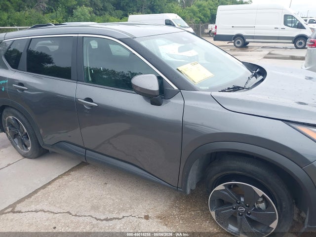 5N1BT3BAXSC789018 Nissan Rogue Sv Fwd
