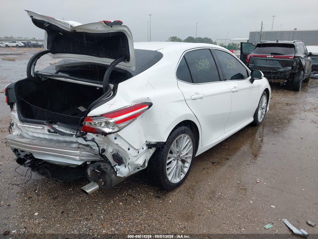 45018259 :رقم المزاد ، 4T1B11HK9JU131158 vin ، 2018 Toyota Camry Xle مزاد بيع