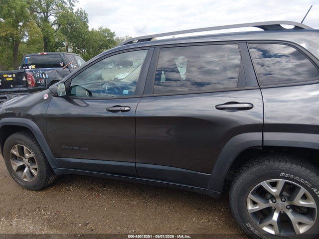 45018351 :رقم المزاد ، 1C4PJMBS8FW596028 vin ، 2015 Jeep Cherokee Trailhawk مزاد بيع