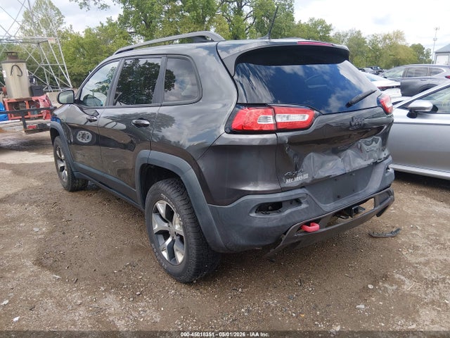 45018351 :رقم المزاد ، 1C4PJMBS8FW596028 vin ، 2015 Jeep Cherokee Trailhawk مزاد بيع