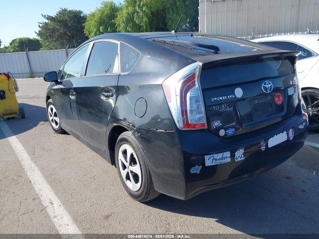 JTDKN3DU9F1981649 Toyota Prius Two