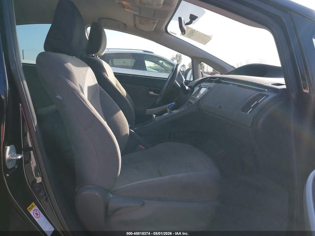 JTDKN3DU9F1981649 Toyota Prius Two