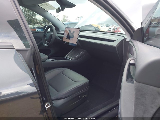 Tesla Model Y 2026 7SAYGDED5TF568352 Image 5