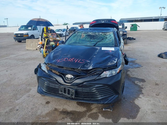 45018415 :رقم المزاد ، 4T1B11HK5KU852739 vin ، 2019 Toyota Camry Le مزاد بيع
