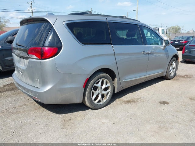 Продаж на аукціоні авто 2017 Chrysler Pacifica Touring-l, vin: 2C4RC1BG2HR743601, номер лоту: 45018518