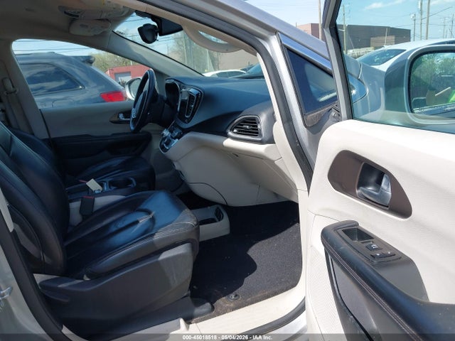 Продаж на аукціоні авто 2017 Chrysler Pacifica Touring-l, vin: 2C4RC1BG2HR743601, номер лоту: 45018518