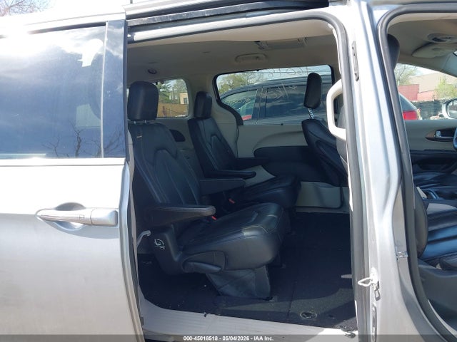 Продаж на аукціоні авто 2017 Chrysler Pacifica Touring-l, vin: 2C4RC1BG2HR743601, номер лоту: 45018518