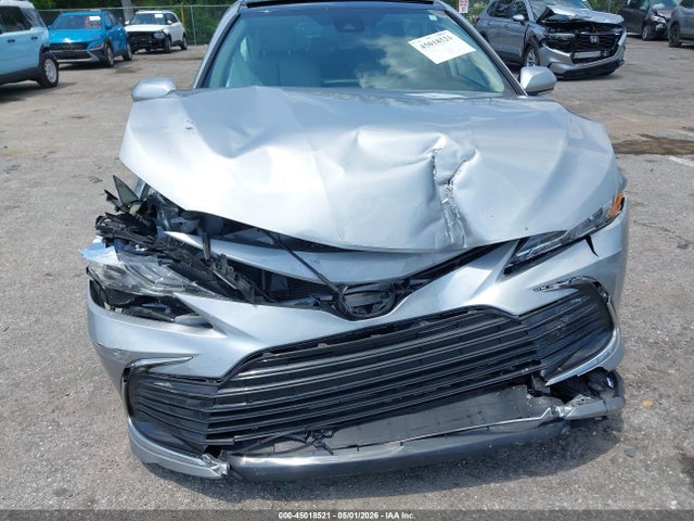 45018521 :رقم المزاد ، 4T1F11AK5MU460956 vin ، 2021 Toyota Camry Xle مزاد بيع