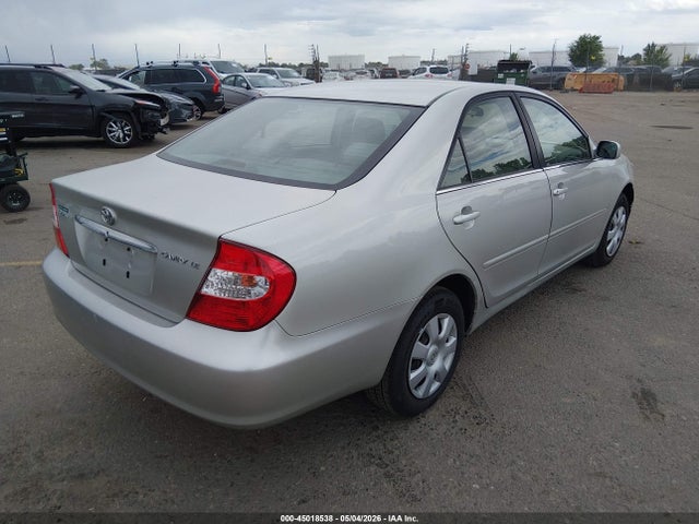45018538 :رقم المزاد ، JTDBE32K720036555 vin ، 2002 Toyota Camry Le مزاد بيع