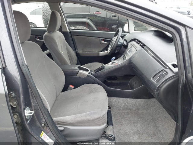 Toyota Prius Two 2015 JTDKN3DU3F0450632 Image 5