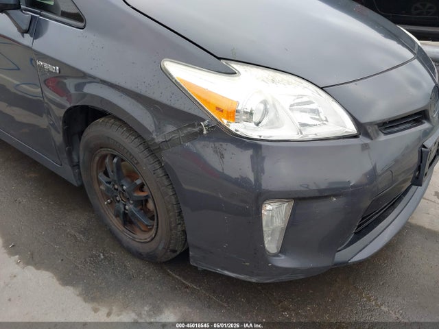 Toyota Prius Two 2015 JTDKN3DU3F0450632 Image 6